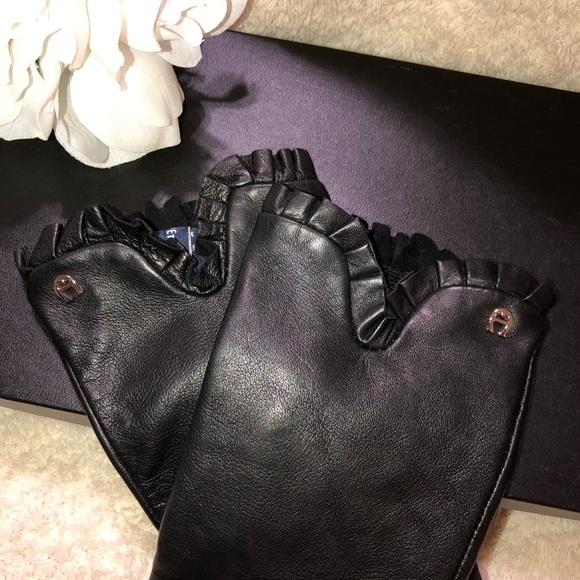 Etienne Aigner Accessories New Etienne Aigner Leather Gloves Poshmark